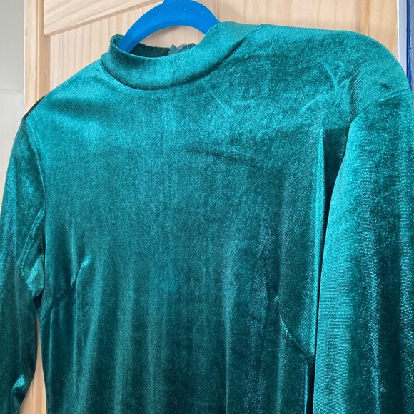 Green Velvet long sleeve dress-M - Picture 2 of 4